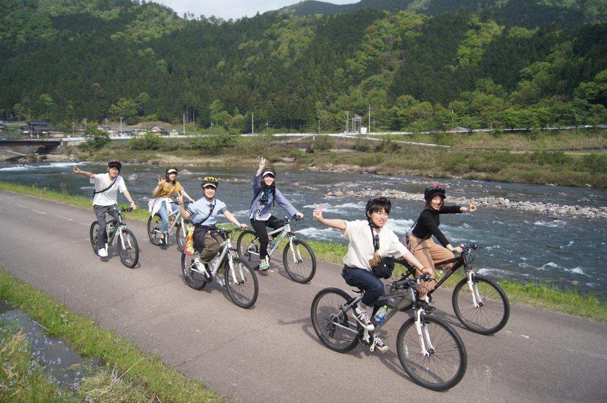 Across the Land of Clear Waters: E-bike 1-Day Tour from Gujo Hachiman to Gifu City (approx. 70km)